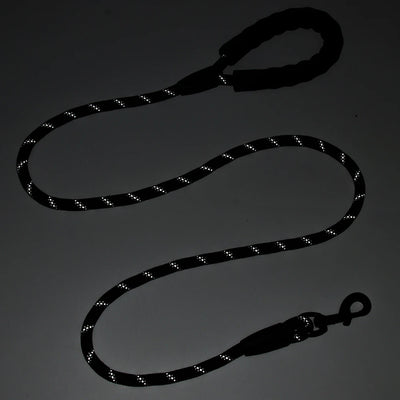 1.5m Reflective Dog Leash Nylon Anti-Pull Padded Handle Tear-Resistant Rope Medium Large Dog Leash Training Heavy-Duty Walking